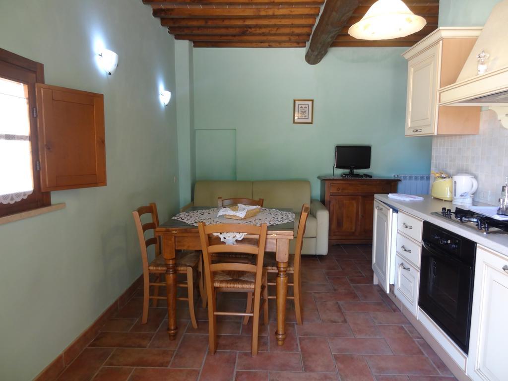 Borgo Il Villino Guest House Casole d'Elsa Bagian luar foto