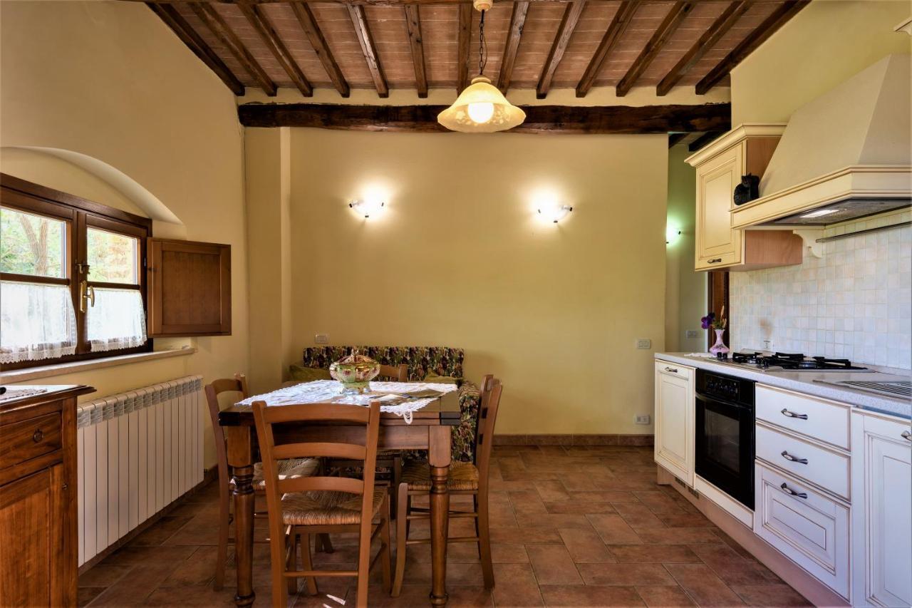 Borgo Il Villino Guest House Casole d'Elsa Bagian luar foto