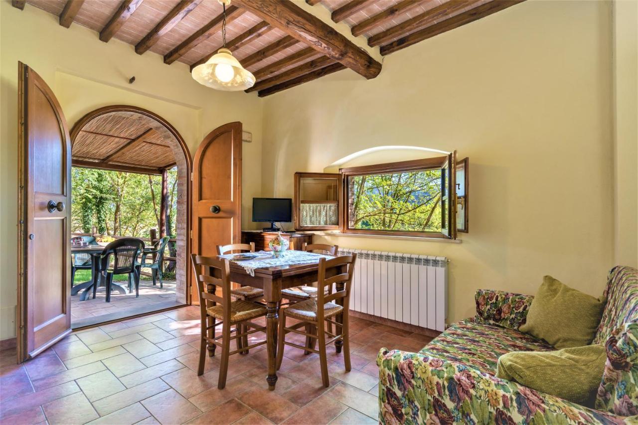 Borgo Il Villino Guest House Casole d'Elsa Bagian luar foto