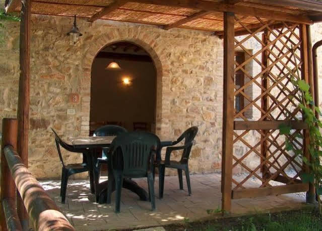 Borgo Il Villino Guest House Casole d'Elsa Bagian luar foto