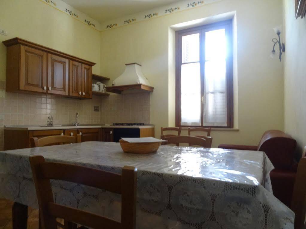 Borgo Il Villino Guest House Casole d'Elsa Bagian luar foto